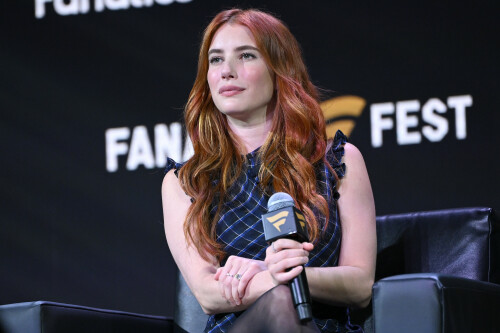 EmmaRoberts_FanaticsFest_June202025_63914f00061da4677e.jpeg