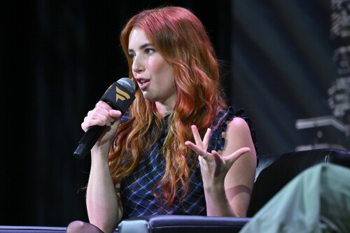 EmmaRoberts_FanaticsFest_June202025_6904d206f4f36e612b.jpeg