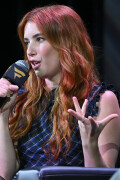EmmaRoberts_FanaticsFest_June202025_6904d206f4f36e612b