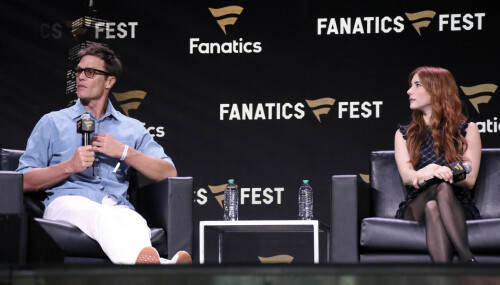 EmmaRoberts_FanaticsFest_June202025_811d0b716d6e39b947.jpeg