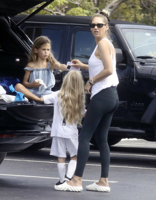 AnnaKournikova-_July142025_227ad1b8b9076bd11f.jpeg
