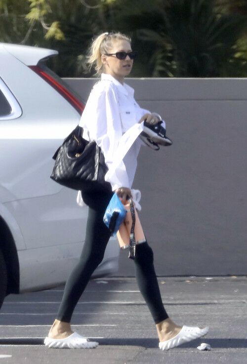 AnnaKournikova-_July142025_2f45003f9861d0476.jpeg