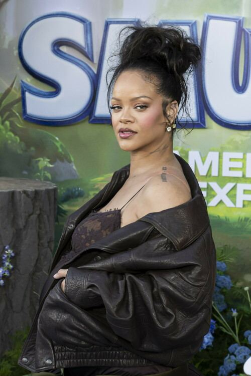 Rihanna_Smurfs_July132025_1078ab40c195efd14eb