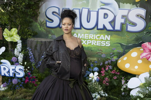 Rihanna_Smurfs_July132025_11171664191353f2764