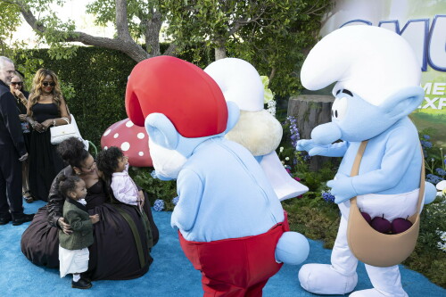 Rihanna_Smurfs_July132025_12360b60cbf82111271