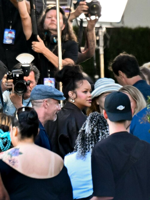 Rihanna_Smurfs_July132025_147c975b4785bb42736