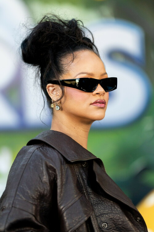 Rihanna_Smurfs_July132025_16136d5dfcab6e3bb7c