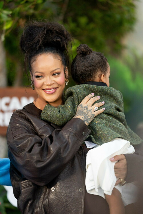 Rihanna_Smurfs_July132025_167762ff2b5861b57d4.jpeg