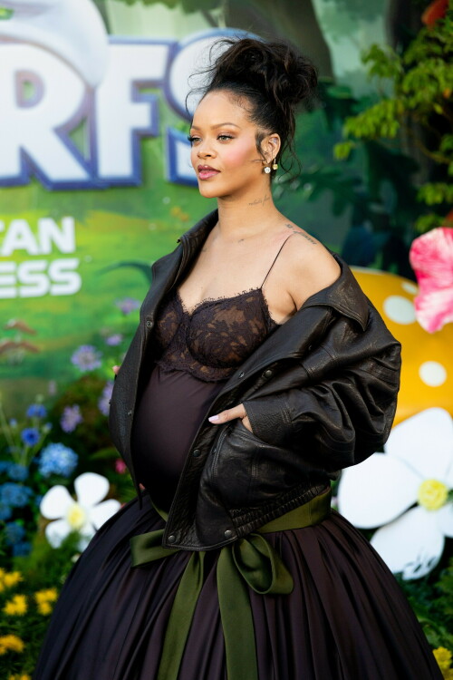 Rihanna_Smurfs_July132025_170b3624bb91c5de151