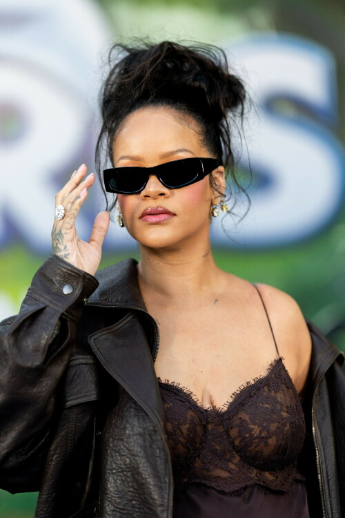 Rihanna_Smurfs_July132025_171433dcd2bb5f7244c