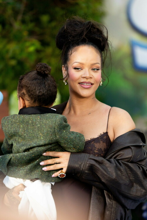 Rihanna_Smurfs_July132025_185a3469c3734b246a6