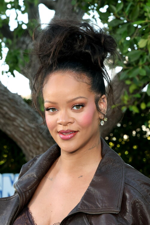 Rihanna_Smurfs_July132025_203a316b32f73661e76