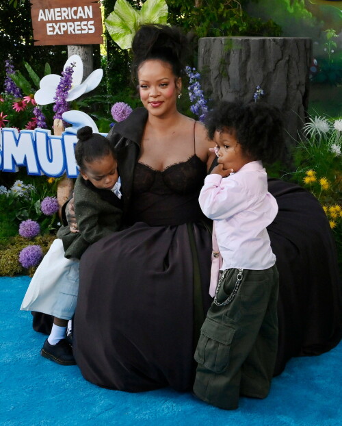 Rihanna_Smurfs_July132025_211dd5d7eb58824109e