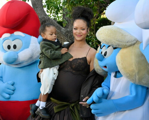 Rihanna_Smurfs_July132025_212001832074c8ae422