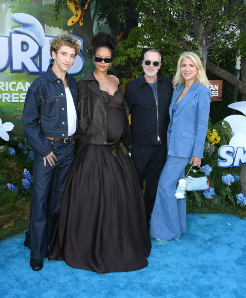 Rihanna_Smurfs_July132025_2306340868006067e13