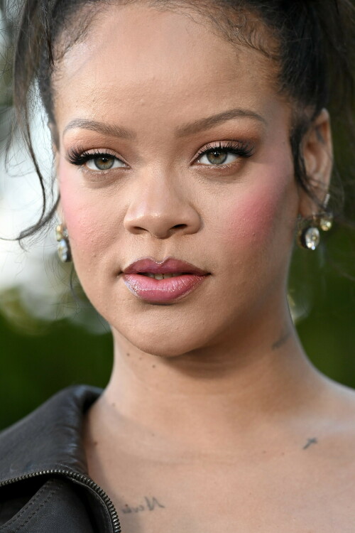 Rihanna_Smurfs_July132025_231d8c3372c25277ca9