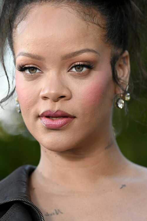 Rihanna_Smurfs_July132025_233e20e8a798abd95c3