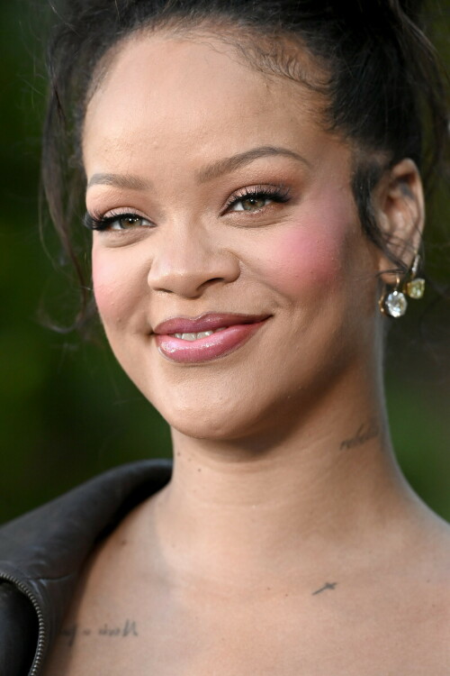 Rihanna_Smurfs_July132025_23457285b158f362453