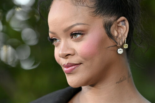Rihanna_Smurfs_July132025_241a77041e6049d8341