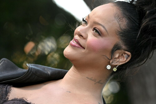 Rihanna_Smurfs_July132025_24209e377c9e981af85