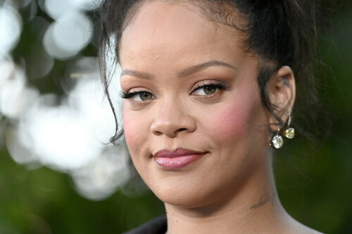 Rihanna_Smurfs_July132025_245024ed32dc1bb189e