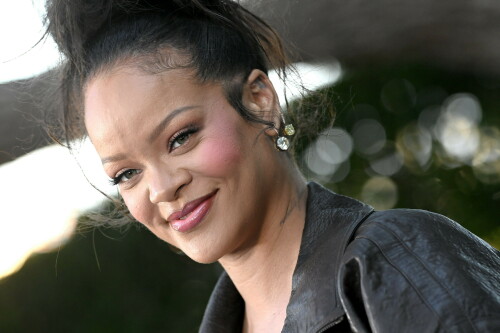 Rihanna_Smurfs_July132025_247db7536a32161f7af