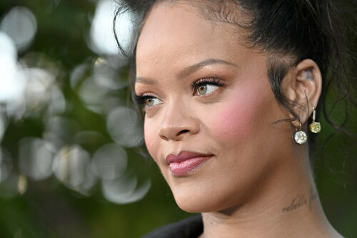 Rihanna_Smurfs_July132025_248904950ed7fbc72ea