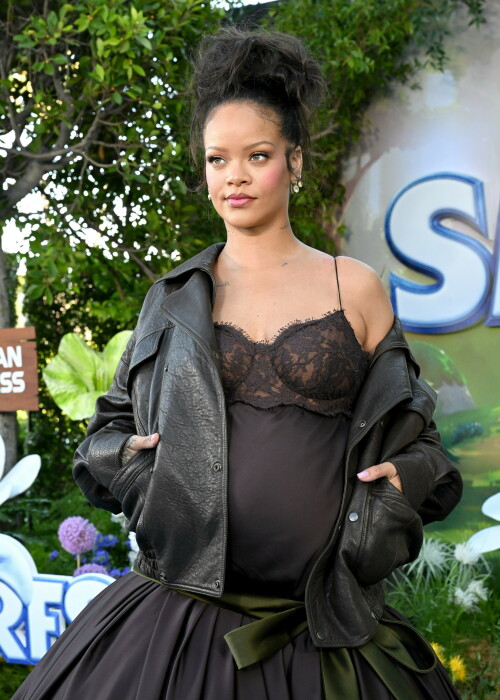 Rihanna_Smurfs_July132025_283e0a9985ad5e22fd1