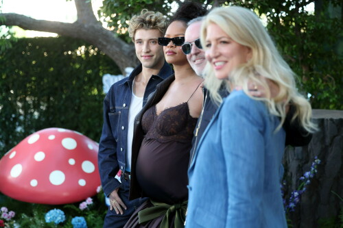 Rihanna_Smurfs_July132025_304c0356e2abd70ecf4