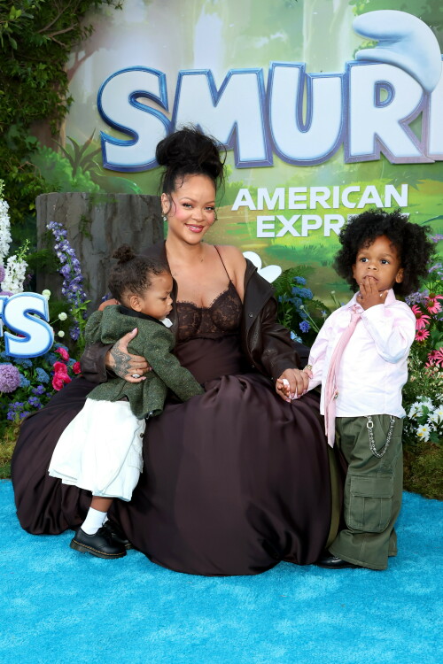 Rihanna_Smurfs_July132025_323006cf9832a382512
