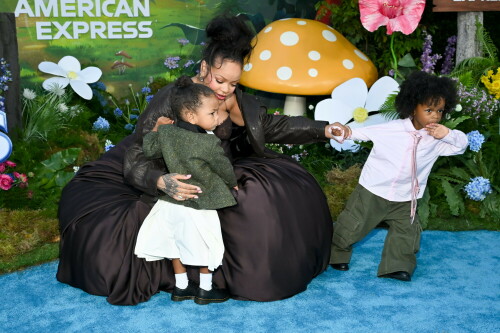 Rihanna_Smurfs_July132025_35352ce46c5e8d801e