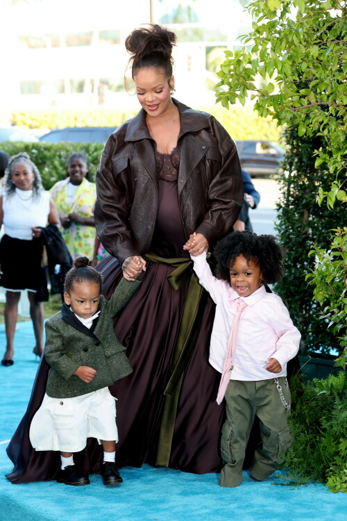 Rihanna_Smurfs_July132025_362f72ce4a5ebf2d2e2.jpeg