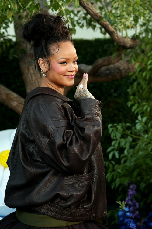 Rihanna_Smurfs_July132025_3850a8845e5ded8885d