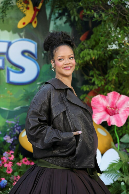 Rihanna_Smurfs_July132025_392c1f2bc68726e974e