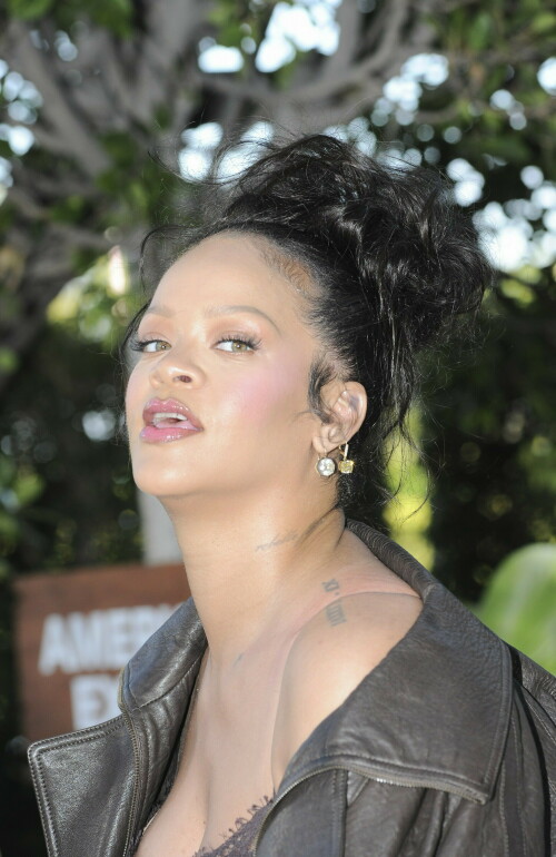 Rihanna_Smurfs_July132025_3e05f060171fda75d
