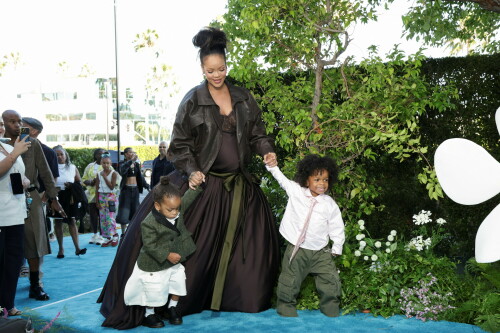 Rihanna_Smurfs_July132025_40558da30e184175790