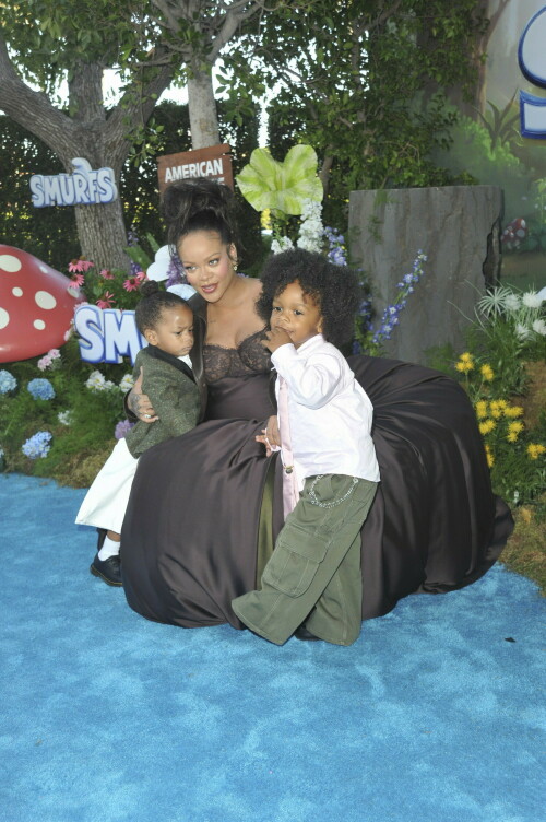 Rihanna_Smurfs_July132025_71198af59b11e3f31