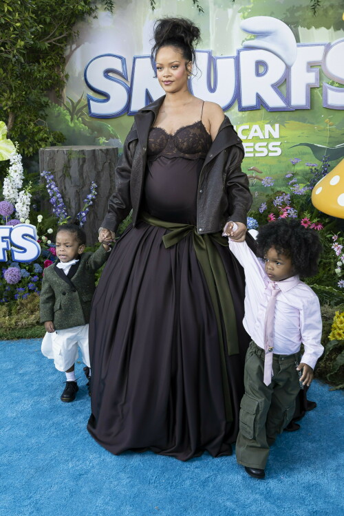 Rihanna_Smurfs_July132025_87e77899ca13cc221f