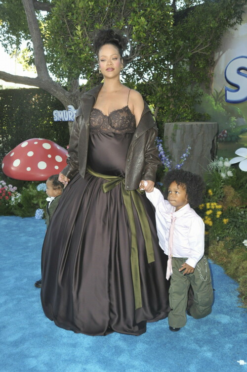 Rihanna_Smurfs_July132025_96a68f15ea909a8e5