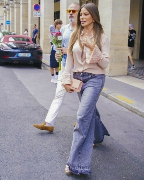 SofiaVergara_Paris_July172025_4fe5f665bbee27b5a.jpeg