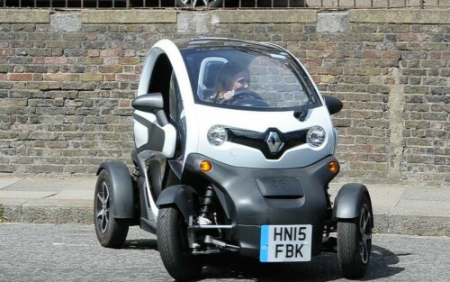 Geri_Halliwell_electric_car_london_26jun2017_0904385c11ad16b9ef