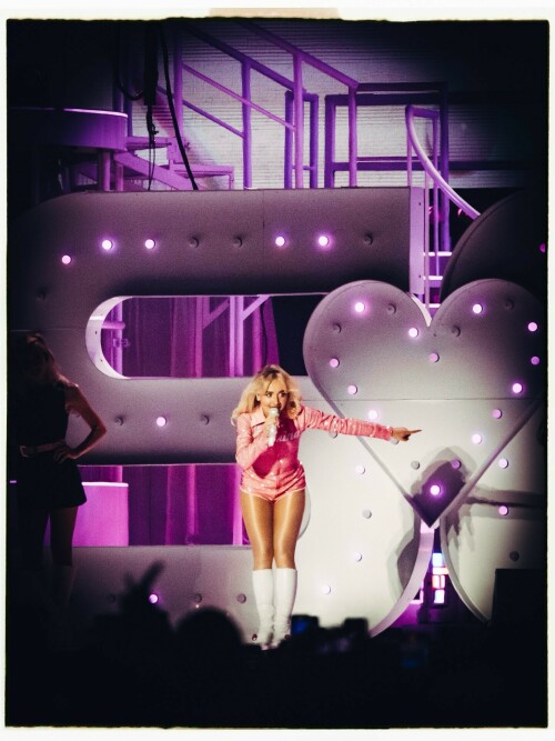 SabrinaCarpenter_Lollapalooza_August32025_1528b399a2b30f63d0.jpeg