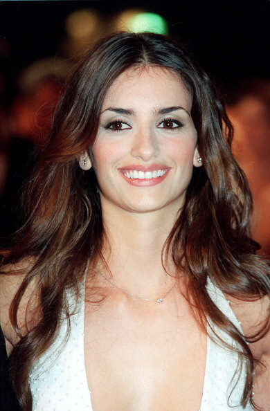 PenelopeCruz_Cannes_2000_2_6f0cb89e85a9c4c1.jpeg