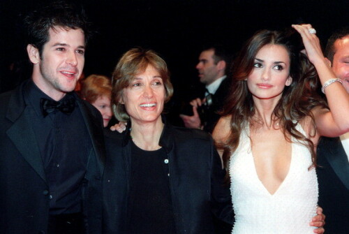PenelopeCruz_Cannes_2000_4_ae1fbce719165fd2.jpeg