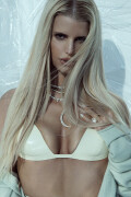 JessicaSimpson_July62023_BustlePhotoshoot_95b5ef5cf7cb6726e