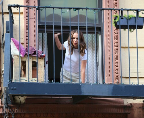 NataliePortman_GoodSexSet_NYC_August112025_28_7f381948511d080e.jpeg