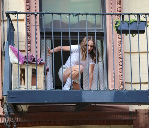NataliePortman_GoodSexSet_NYC_August112025_31_e1e6826bc6b2b7ef.jpeg