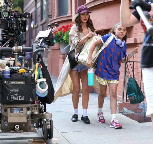 NataliePortman_GoodSexSet_NYC_August112025_35_cbb83d558b1cd1cb.jpeg
