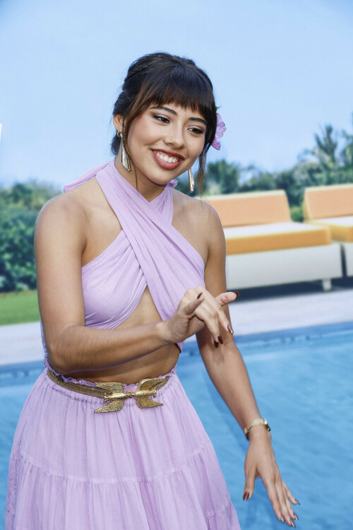 XochitlGomez_Nobody2_LAPremiere_August112025_116_06e0862f87221fd6.jpeg
