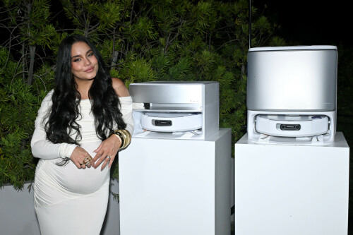 VanessaHudgens_August212025_-2429ff4c6d692f87e3.jpeg